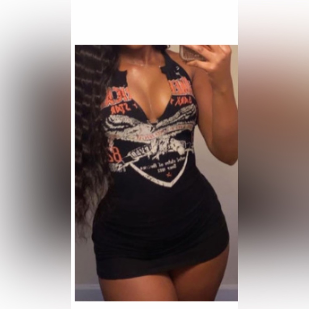 Black bodycon dress